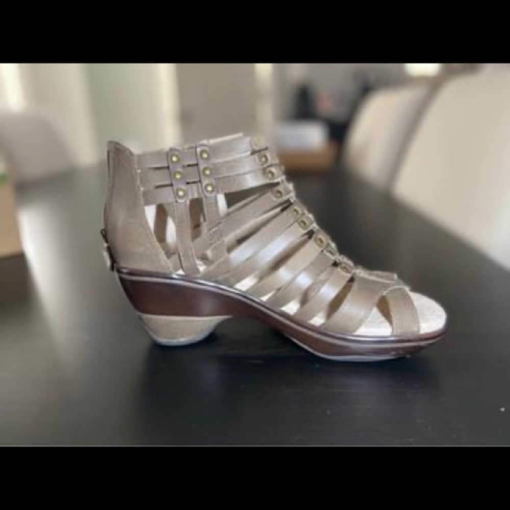 Jambu Women's Sugar Wedge Pump 7.5 New